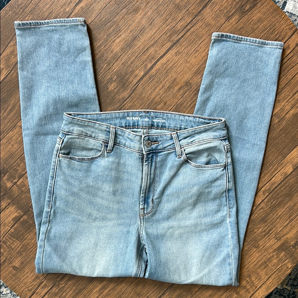 Old Navy High Rise WOW Straight Jeans Size 8 Short Light Wash